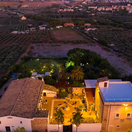 Hotel Foresteria Baglio Della Luna-3